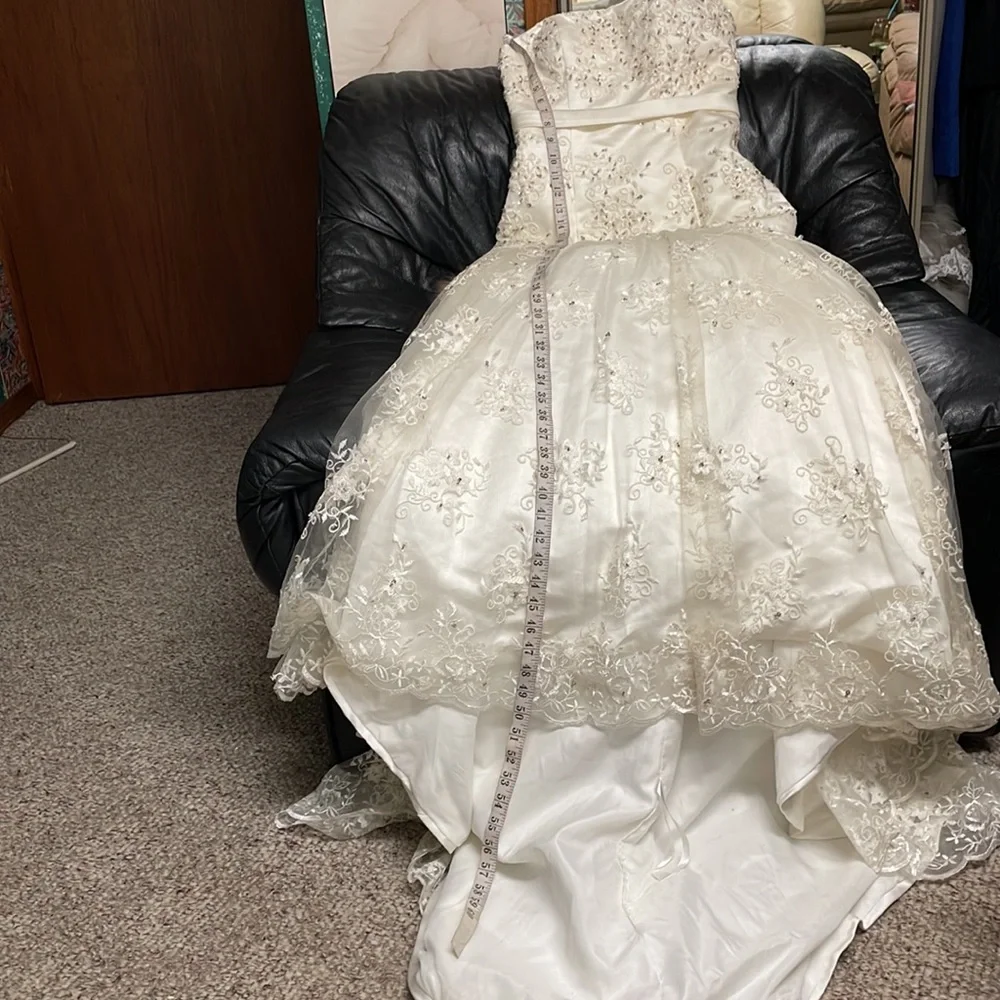 Wedding dress - Picture 6 of 11